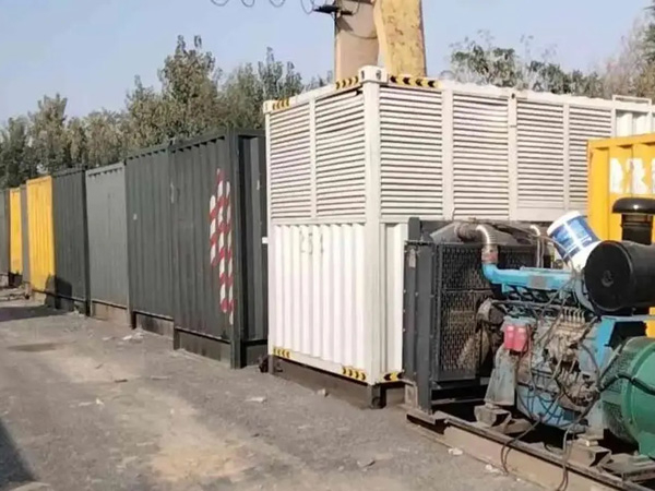 阜阳200KW柴油发电机机组每小时油耗是多少？